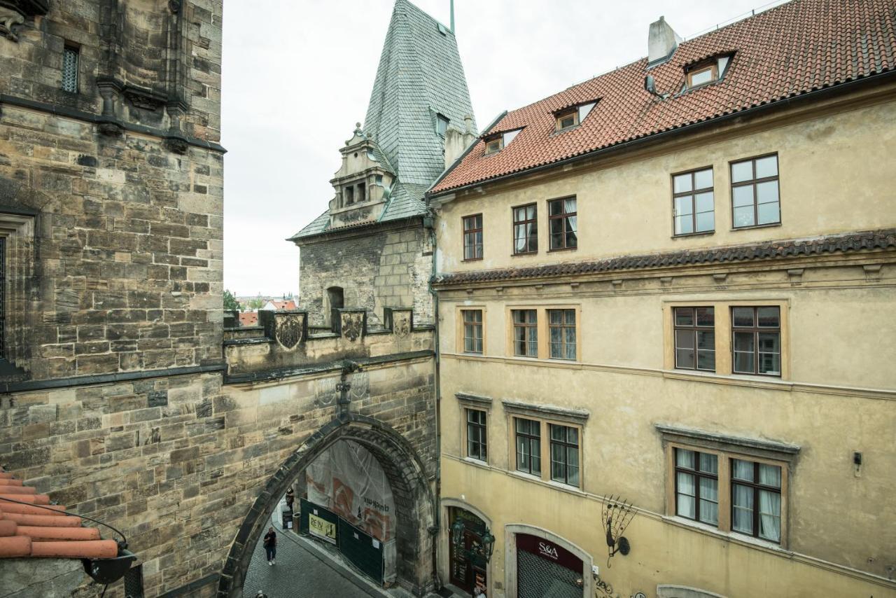 Charles Bridge & Prag